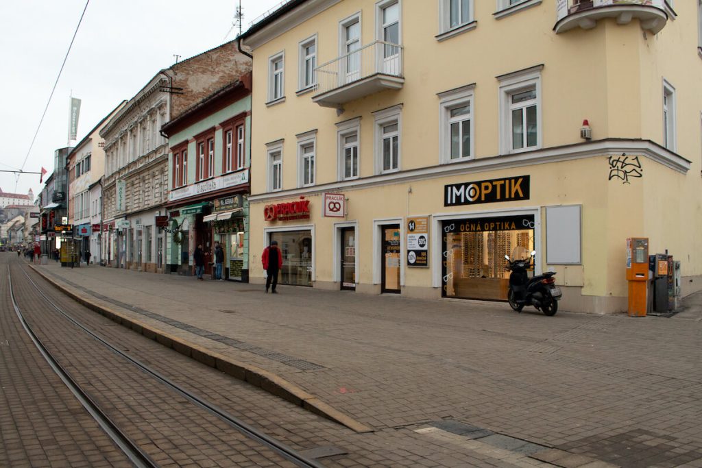 Optika obchodná